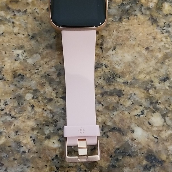SOLD!! Like New Fitbit Versa 2 Smartwatch - SZ S/L - Picture 6 of 10